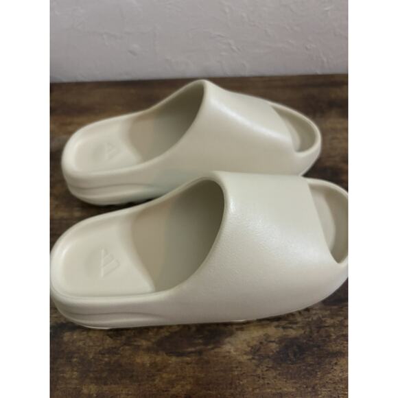 Adidas Men’s Foam Slide Sandals in Cream main image 6